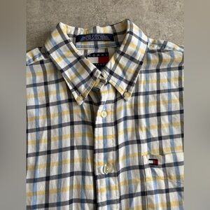 Tommy Hilfiger Men's L Long‎ Sleeve Button-Down Shirt - 100% Cotton Plaid design